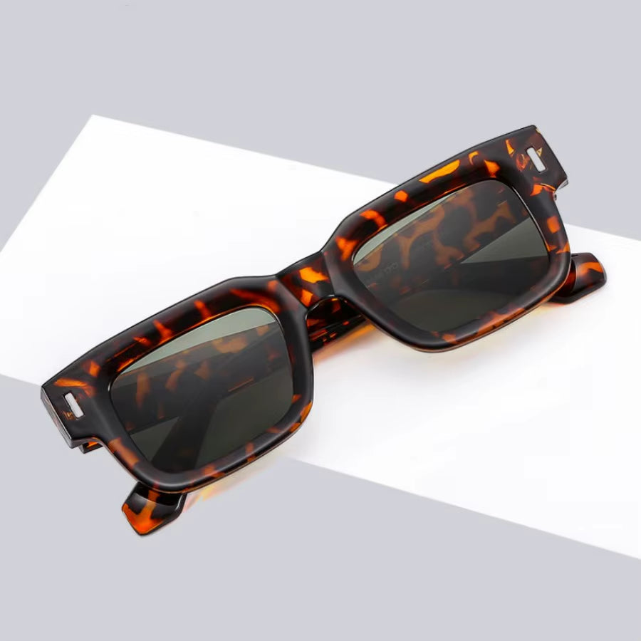 2023 New Retro Grey Square Sunglasses for Women Men Fashion Transparen Frame Glasses Eyewear Male Shades UV400 Rivets Eyeglasse
